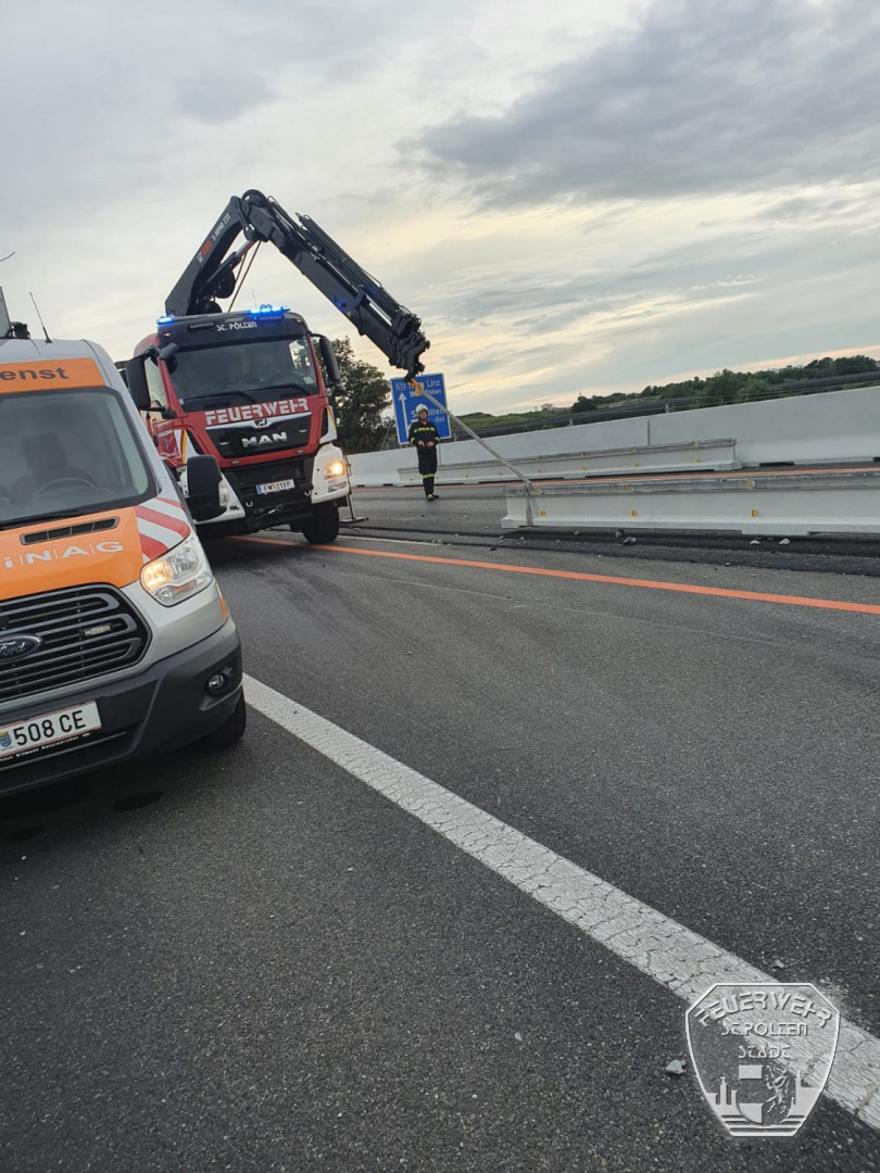 2020 08 18 LKW Unfall mit Gefahrguttransporter  4 