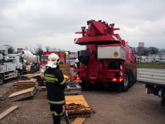 2016 03 01 LKW Bergung Wagram 5